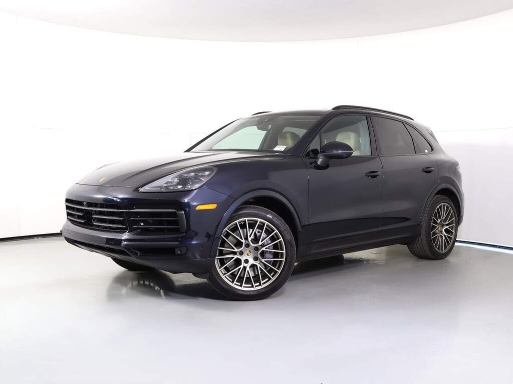 2022 PORSCHE Cayenne