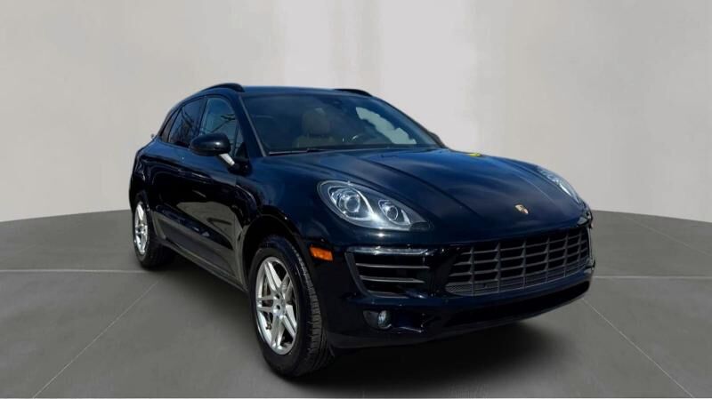 2018 PORSCHE Macan