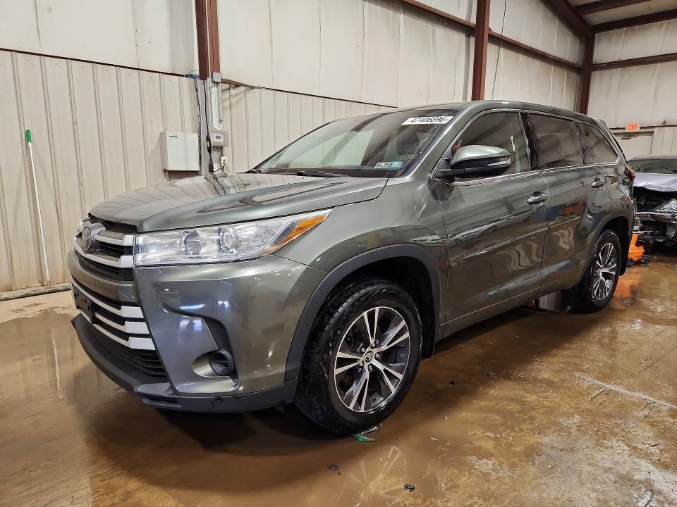 2017 TOYOTA Highlander