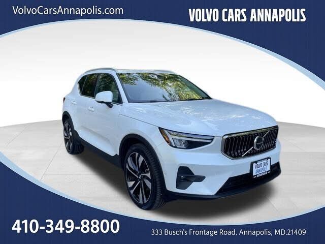 2023 VOLVO XC40