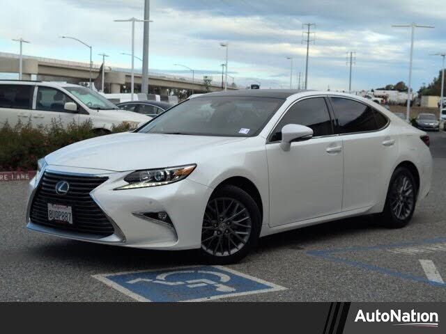 2018 LEXUS ES