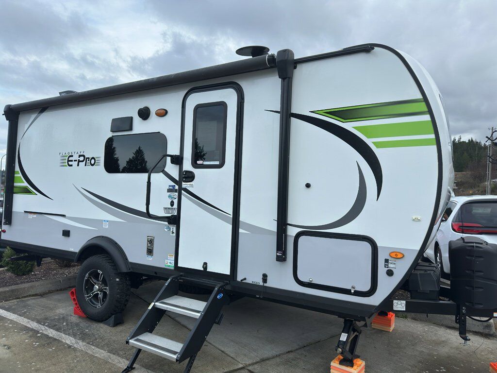 2021 FOREST RIVER Flagstaff Light Weight Trailers