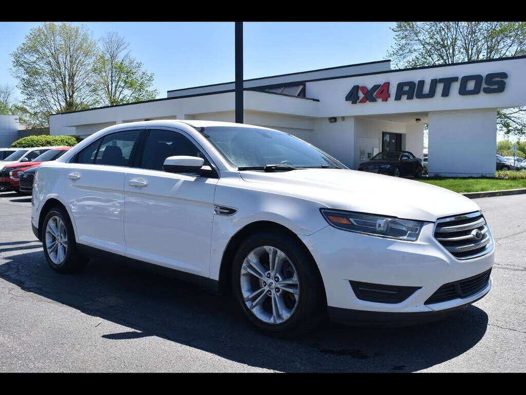 2016 FORD Taurus