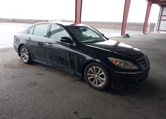 2013 HYUNDAI Genesis
