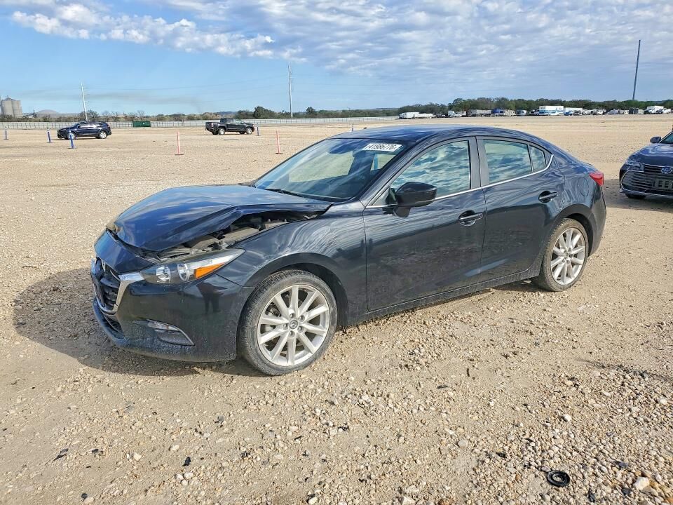 2017 MAZDA Mazda3
