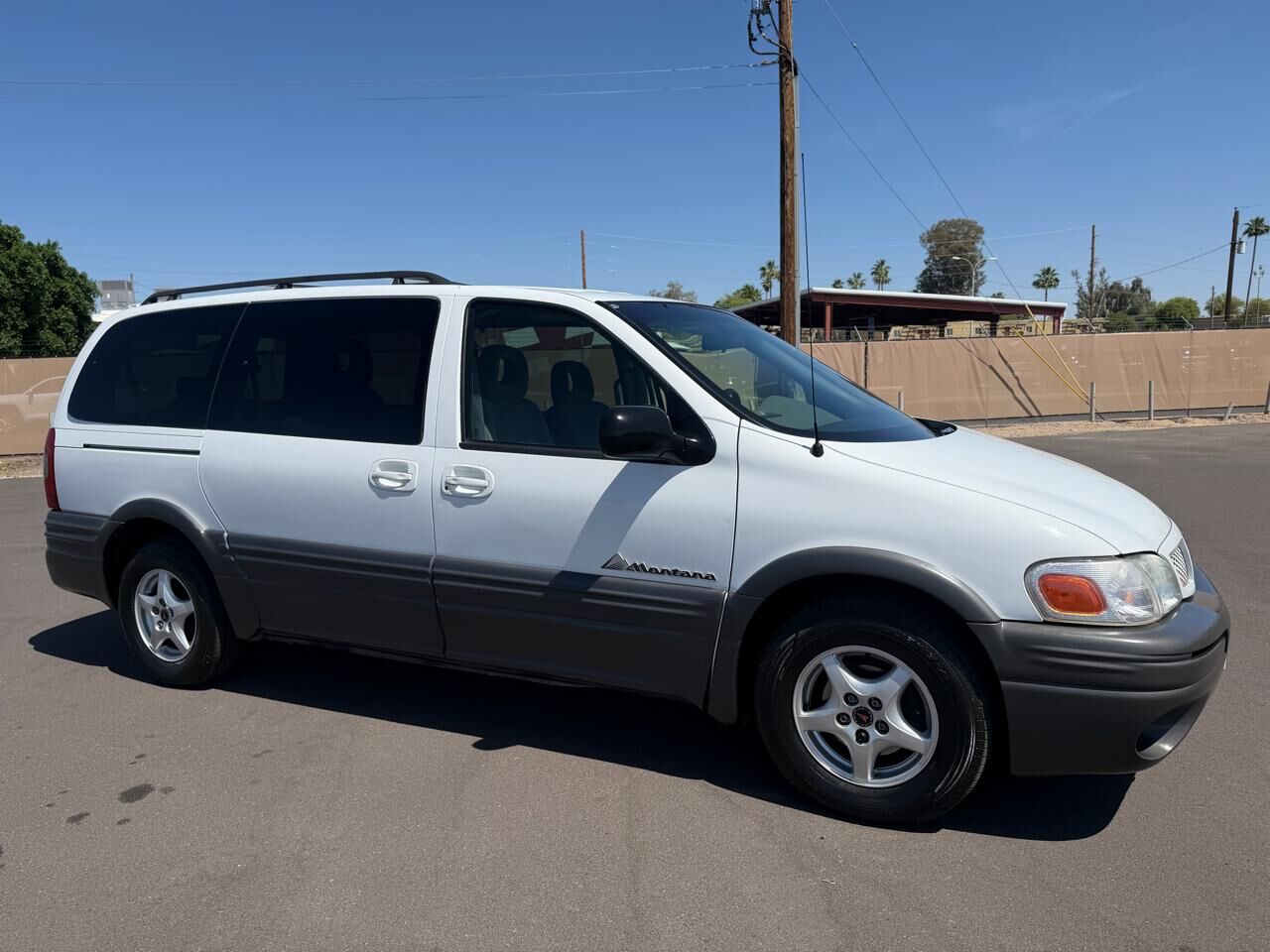 2002 PONTIAC Montana