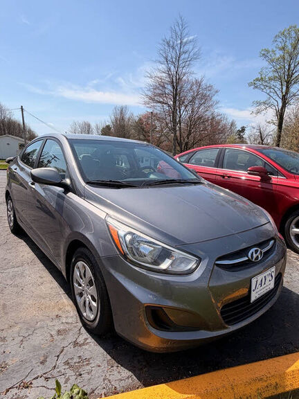 2015 HYUNDAI Accent