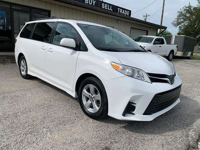 2019 TOYOTA Sienna