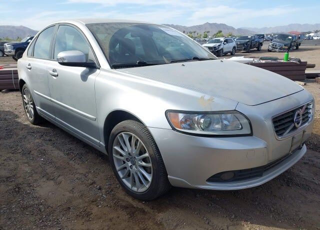 2011 VOLVO S40