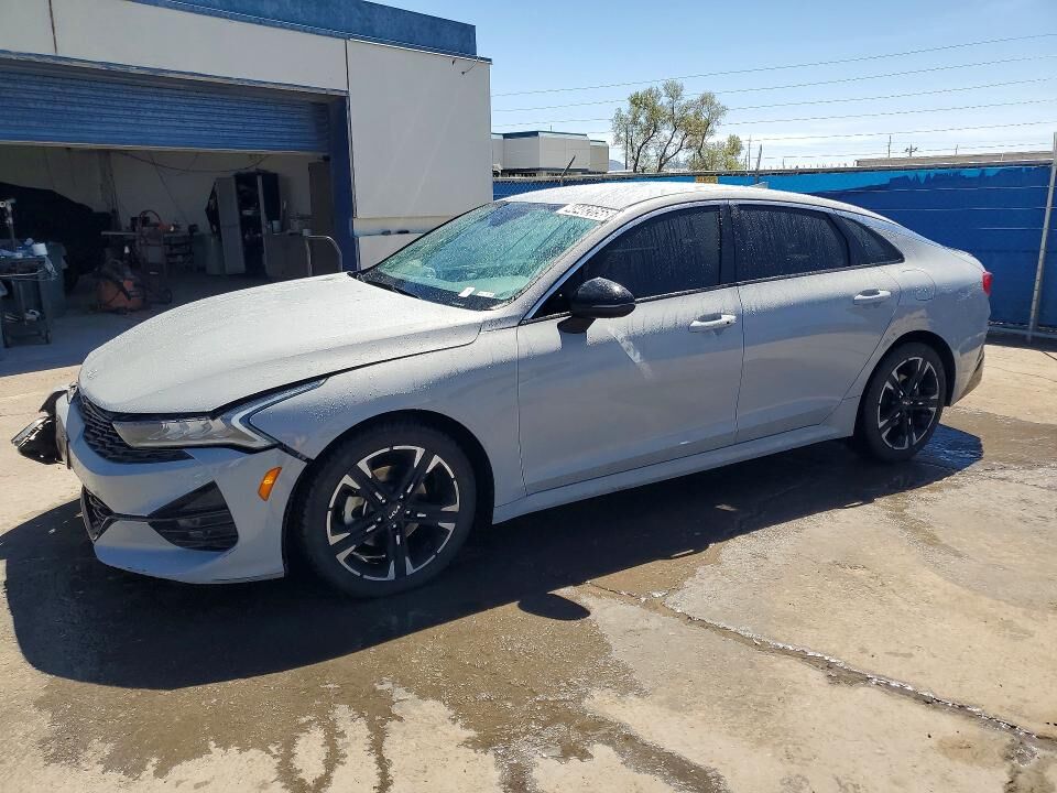 2022 KIA K5