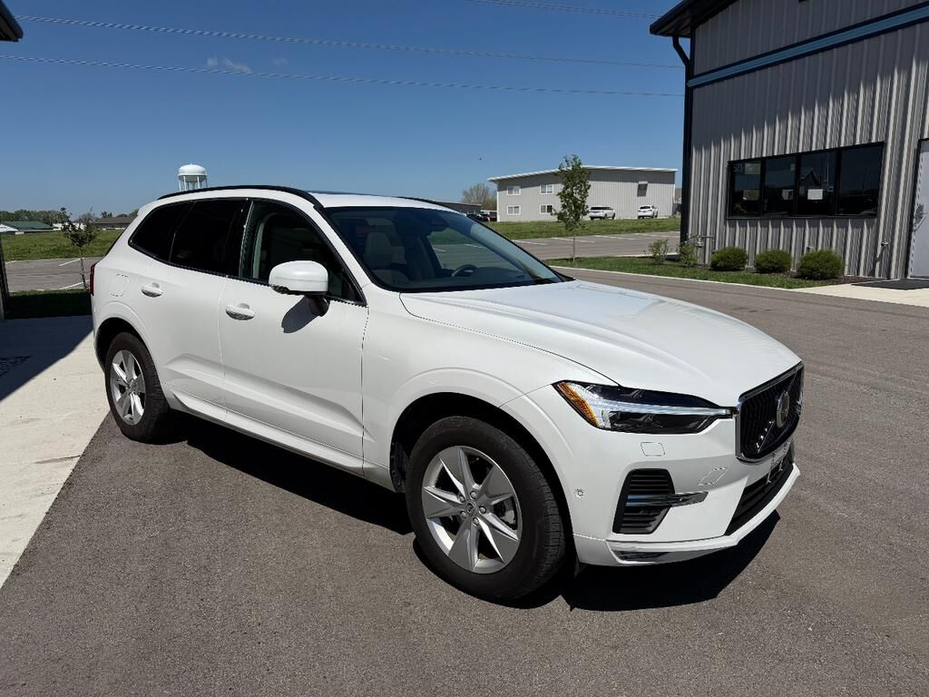 2022 VOLVO XC60