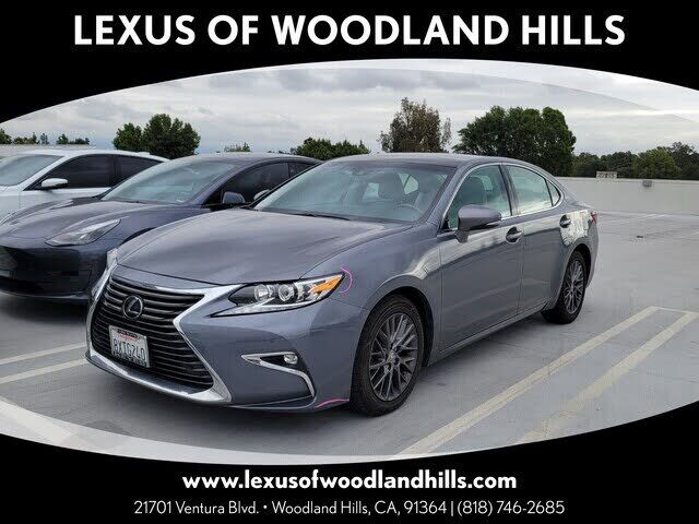2018 LEXUS ES