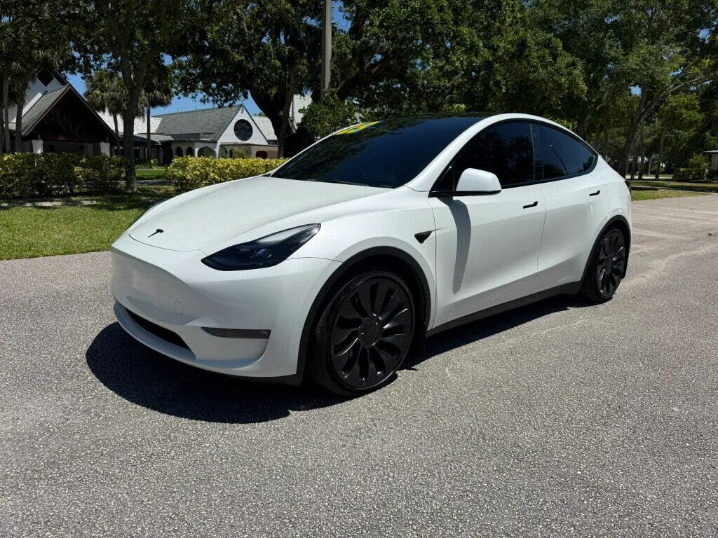 2023 TESLA Model Y