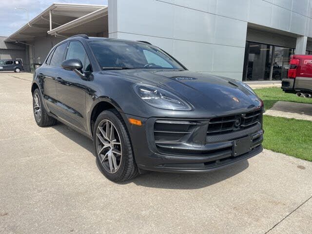 2024 PORSCHE Macan