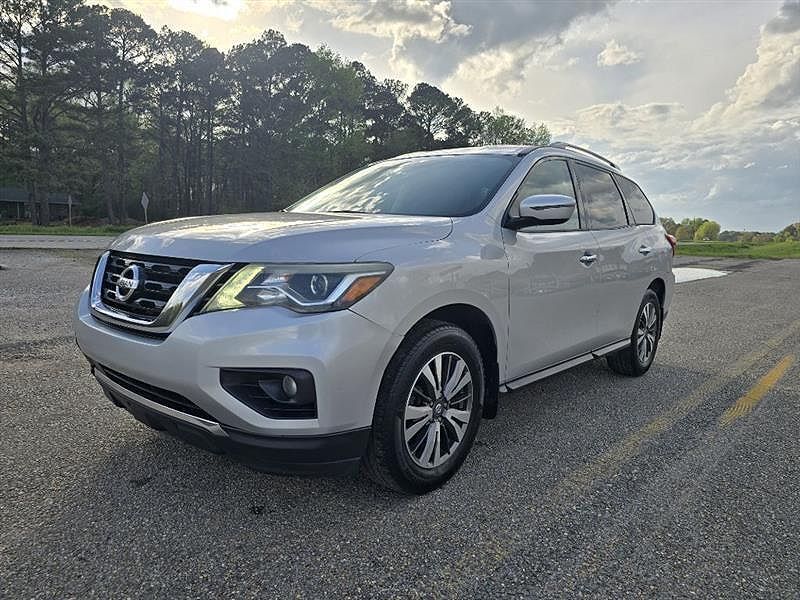 2017 NISSAN Pathfinder