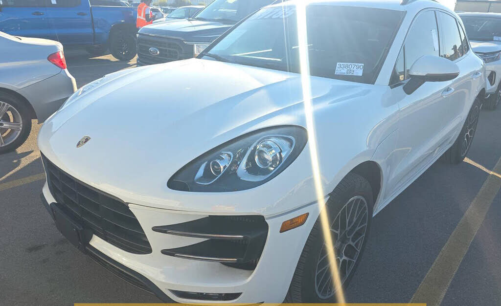 2018 PORSCHE Macan