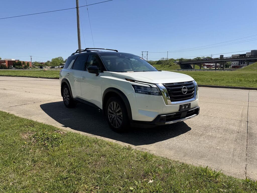 2023 NISSAN Pathfinder