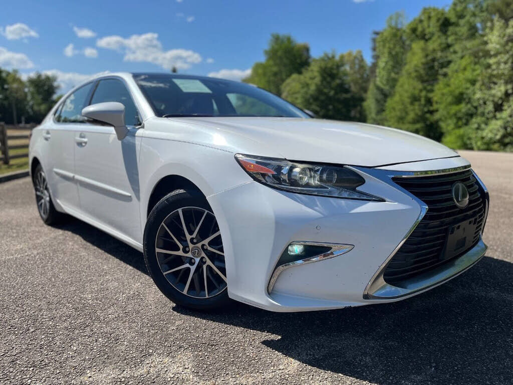 2017 LEXUS ES