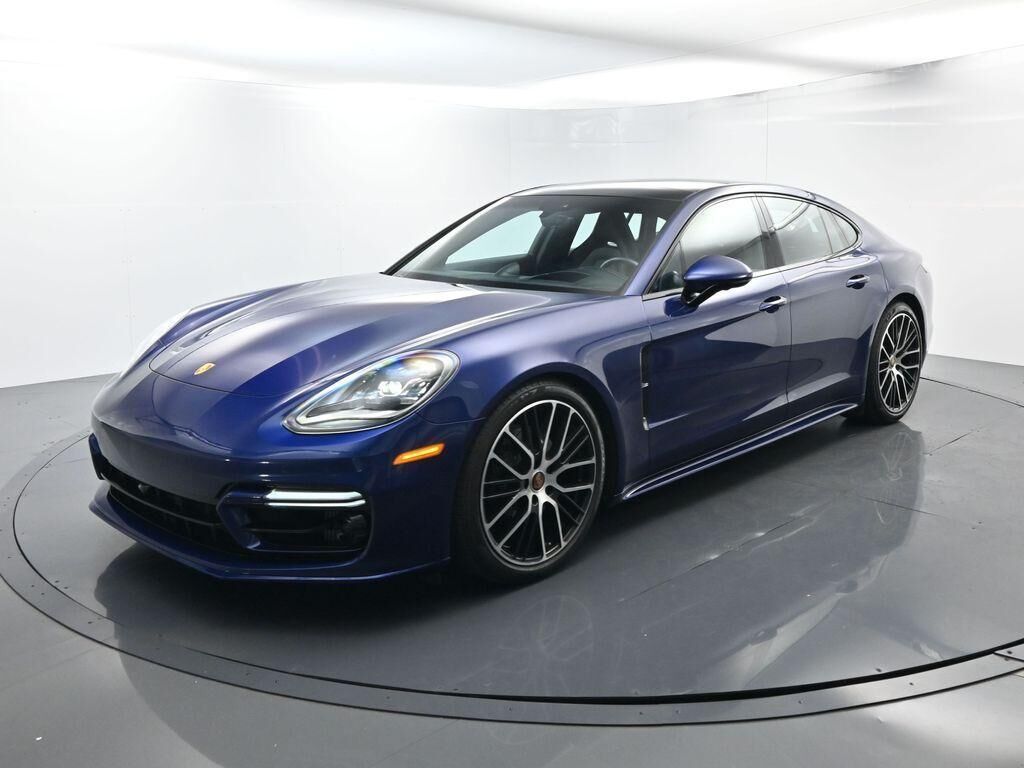 2022 PORSCHE Panamera