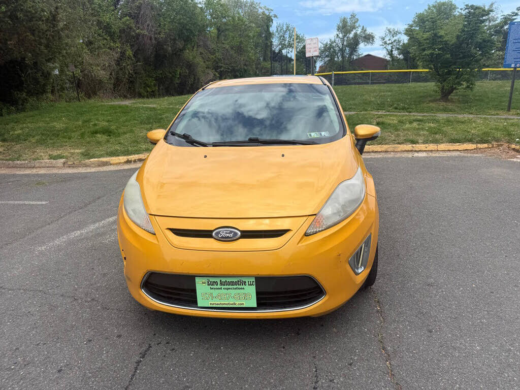 2011 FORD Fiesta
