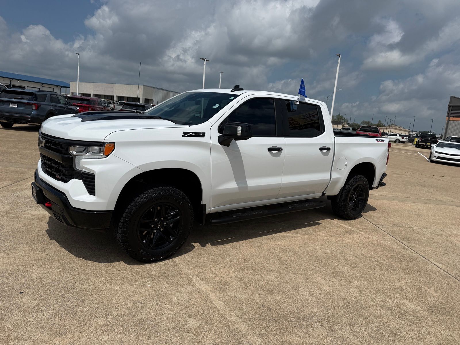 2024 CHEVROLET Silverado