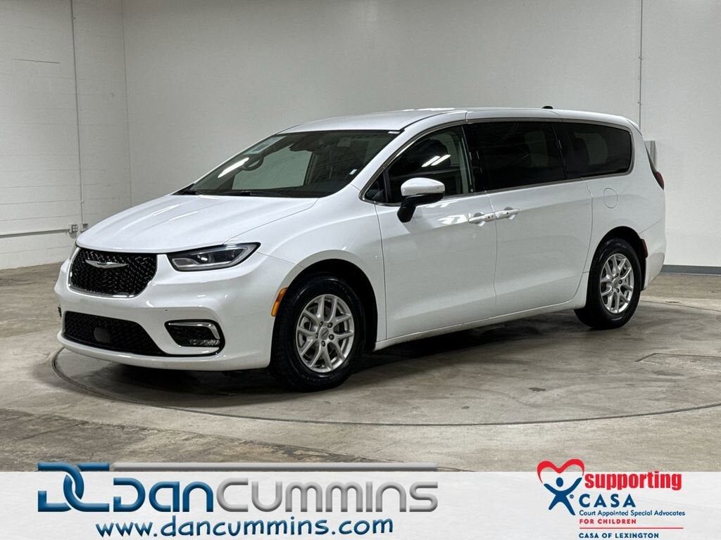 2023 CHRYSLER Pacifica