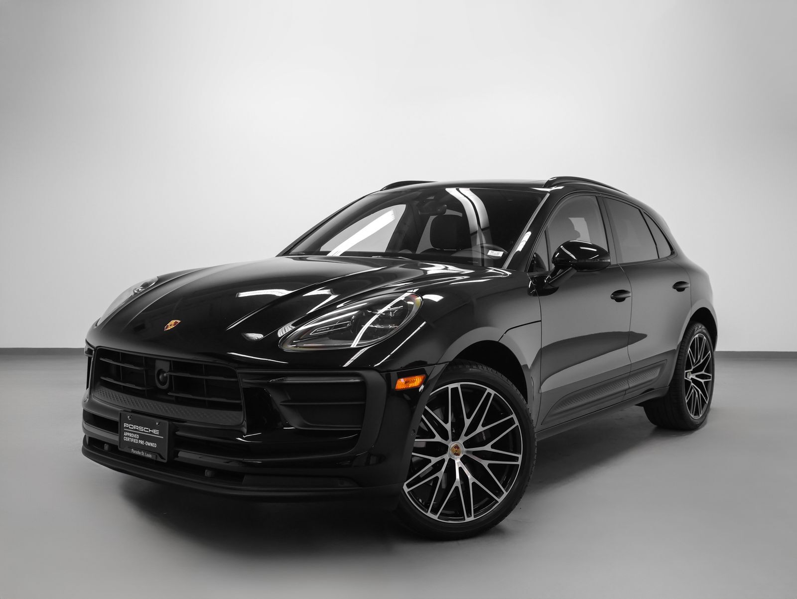 2023 PORSCHE Macan