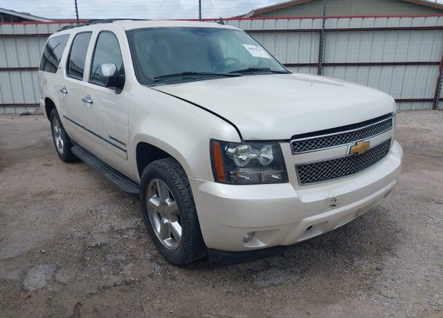 2013 CHEVROLET Suburban