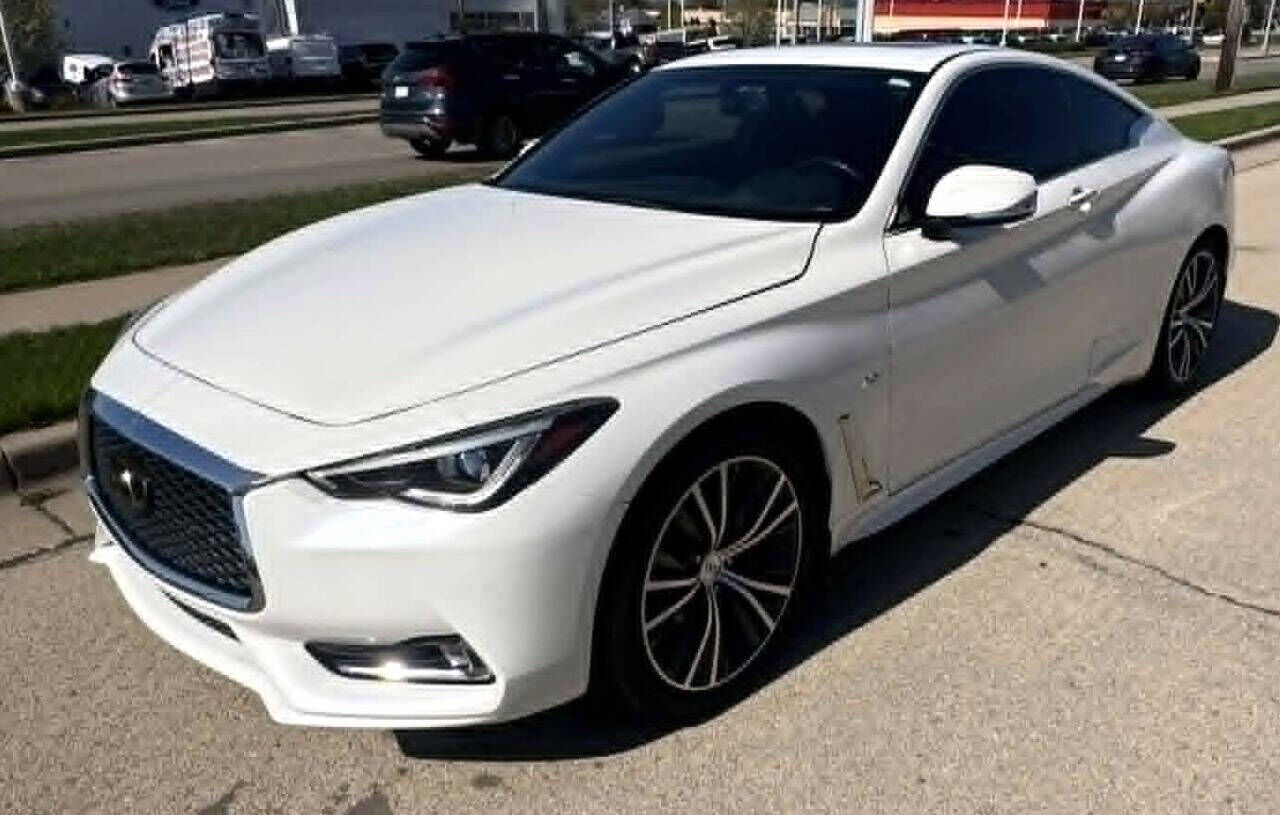 2017 INFINITI Q60