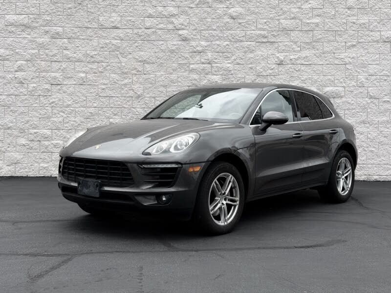 2016 PORSCHE Macan