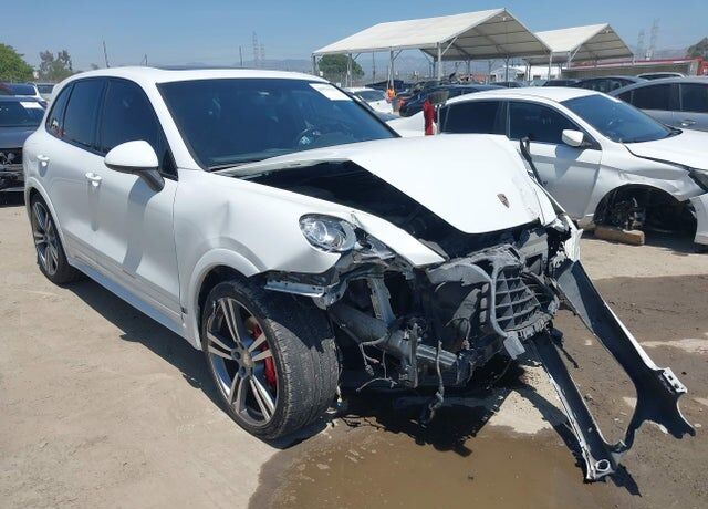 2013 PORSCHE Cayenne