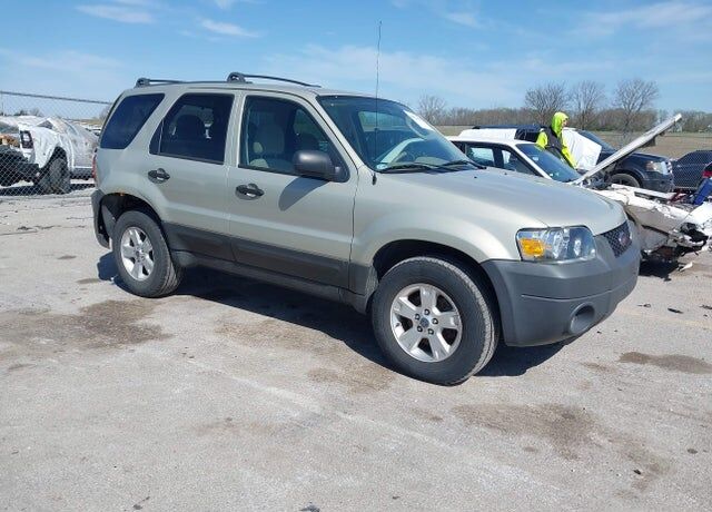2005 FORD Escape