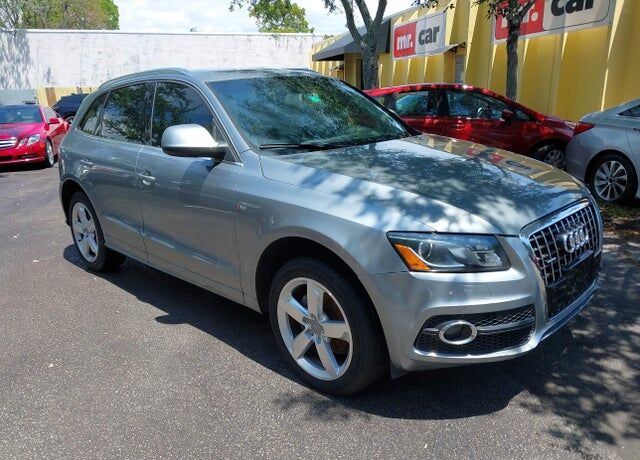 2011 AUDI Q5