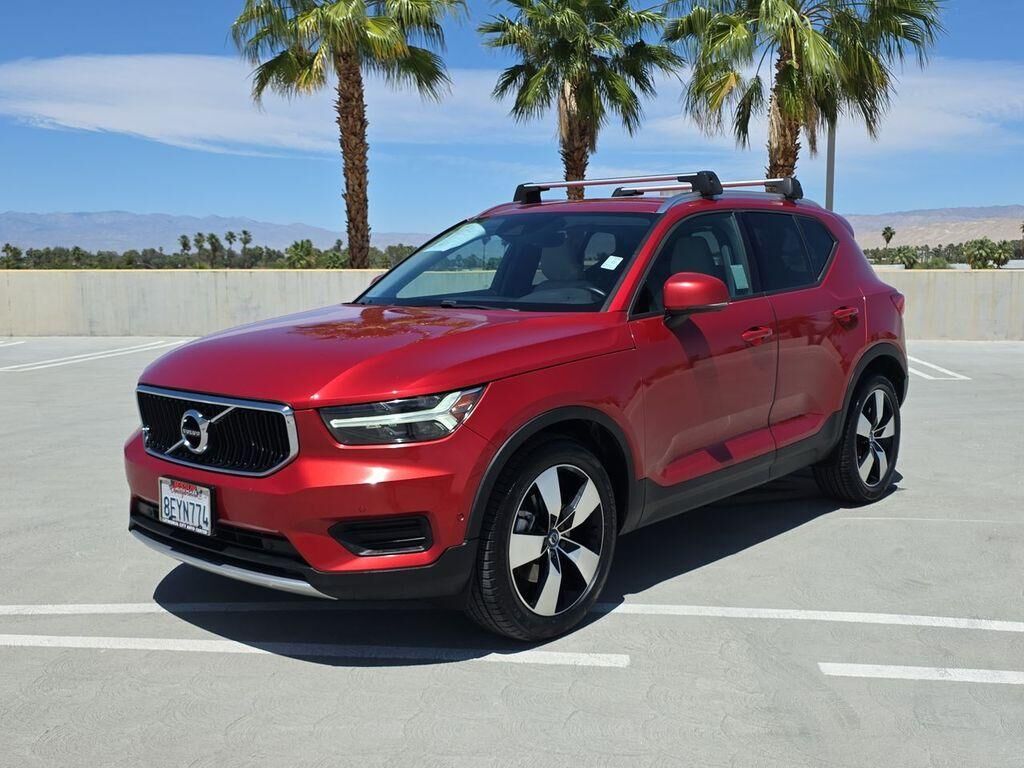 2019 VOLVO XC40