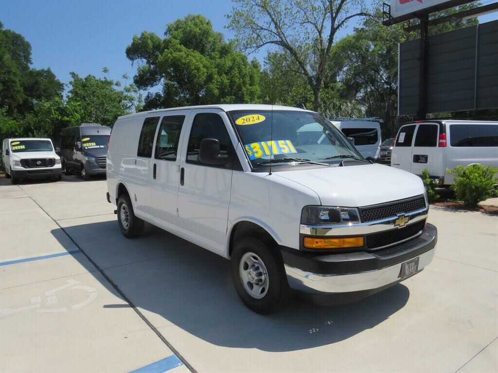 2024 CHEVROLET Express