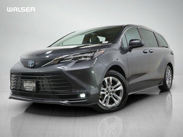 2025 TOYOTA Sienna