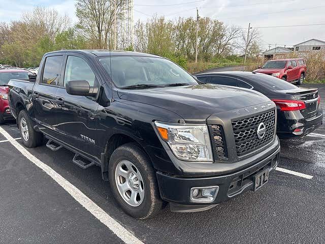 2017 NISSAN Titan