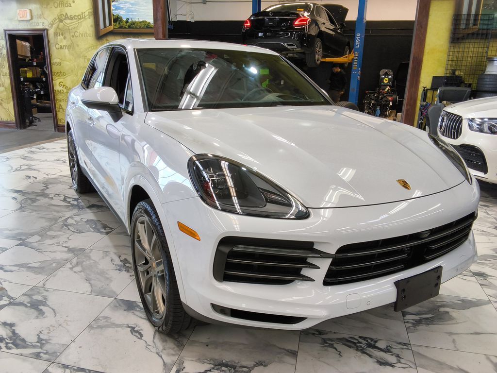 2023 PORSCHE Cayenne