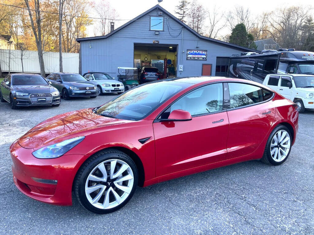 2022 TESLA Model 3