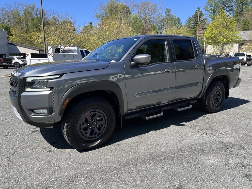 2025 NISSAN Frontier