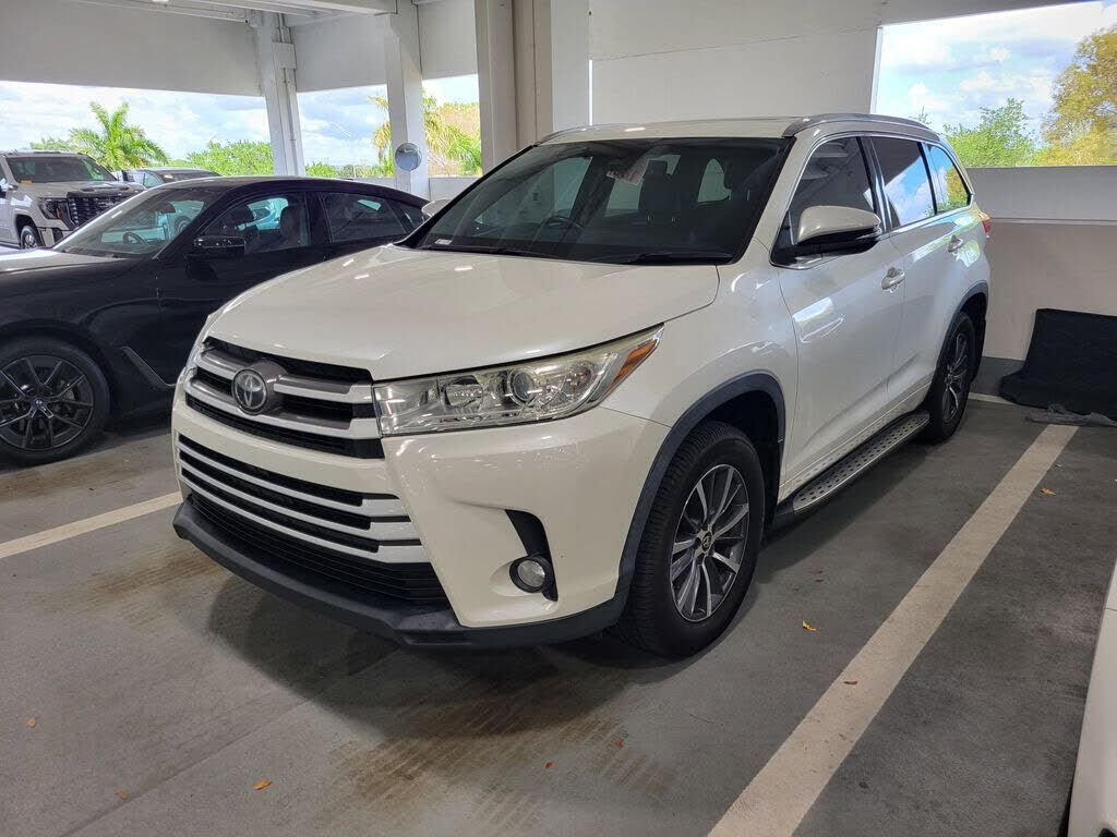 2018 TOYOTA Highlander