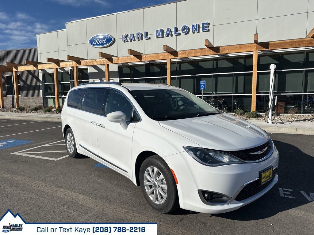 2019 CHRYSLER Pacifica