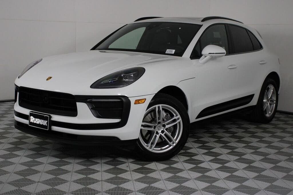 2024 PORSCHE Macan