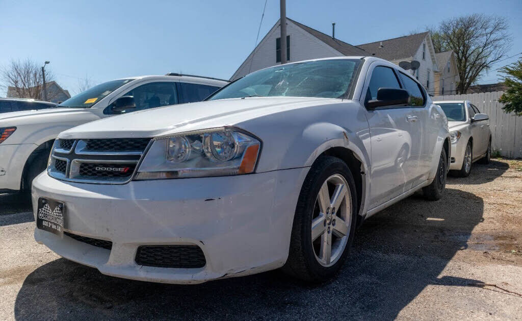 2013 DODGE Avenger