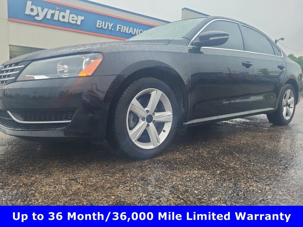 2012 VOLKSWAGEN Passat