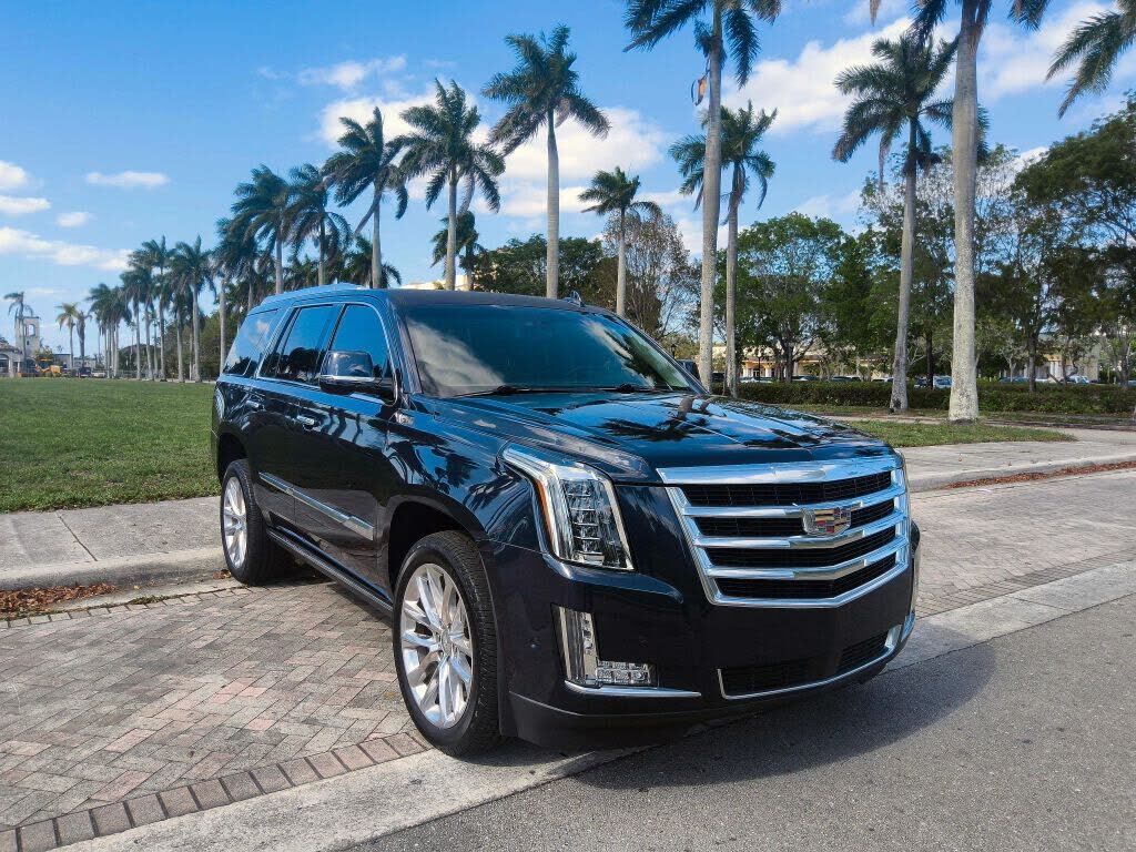2017 CADILLAC Escalade