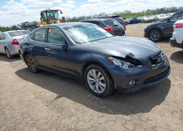 2011 INFINITI M37