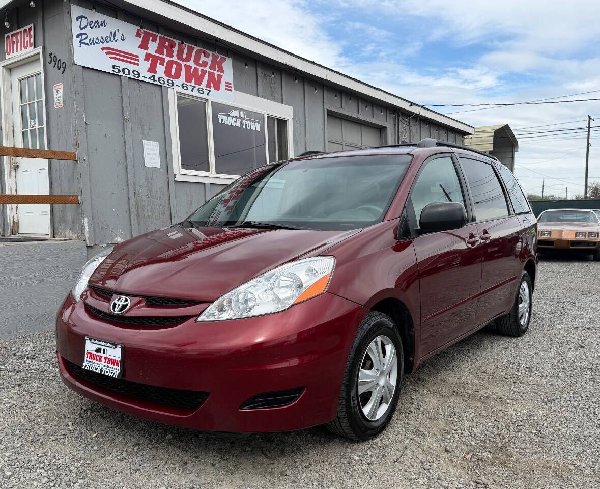 2009 TOYOTA Sienna