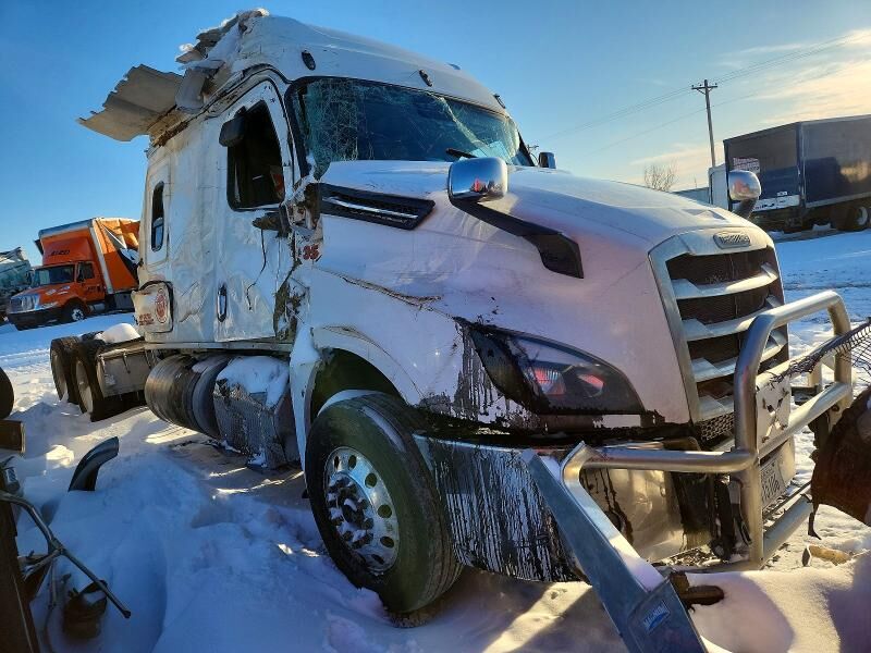 2023 FREIGHTLINER Cascadia