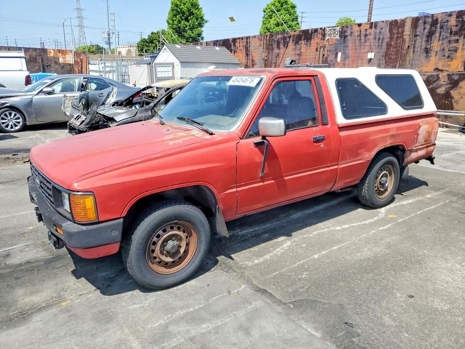 1986 TOYOTA Pick-Up